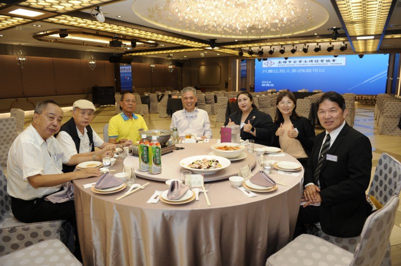 LINE_ALBUM_20240820月例會..