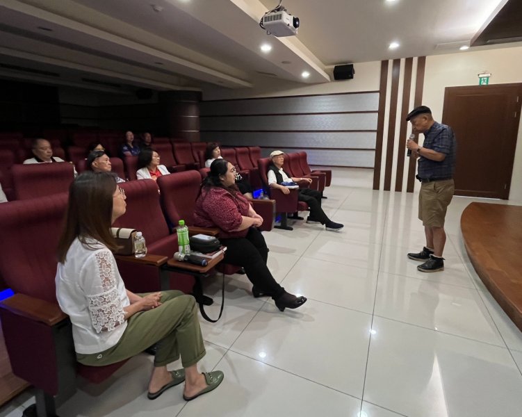 LINE_ALBUM_20240611讀書會..