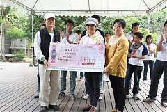 164416_578490382176220_164..