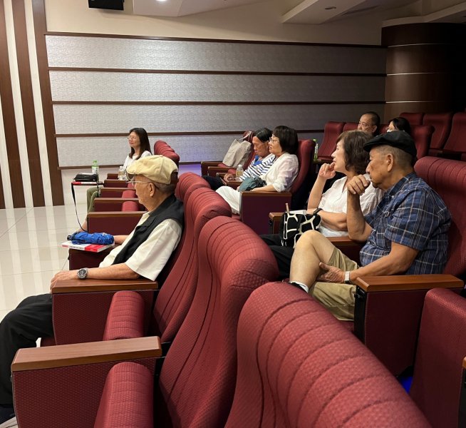 LINE_ALBUM_20240611讀書會..