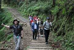 205332_10150963215609087_1..