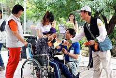 563385_578479485510643_436..