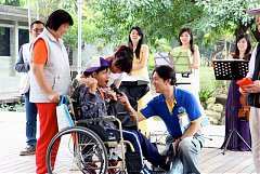 488064_578479408843984_209..