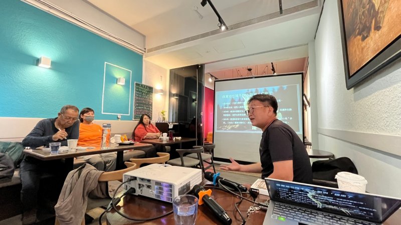 LINE_ALBUM_20241210讀書會_..