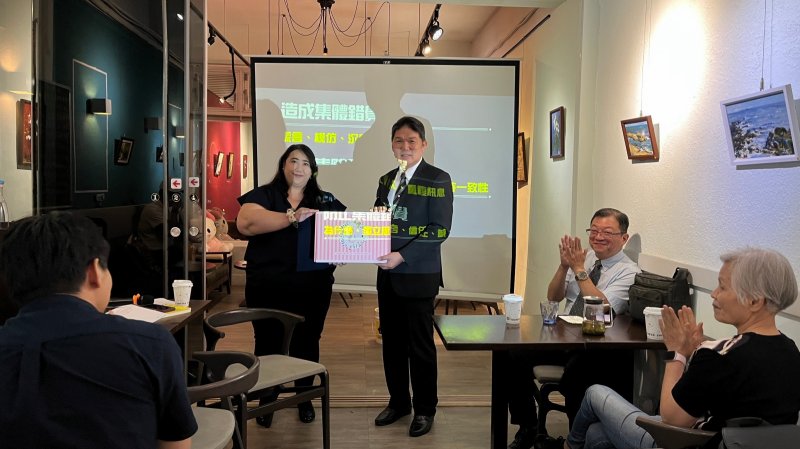 LINE_ALBUM_20240514讀書會-..