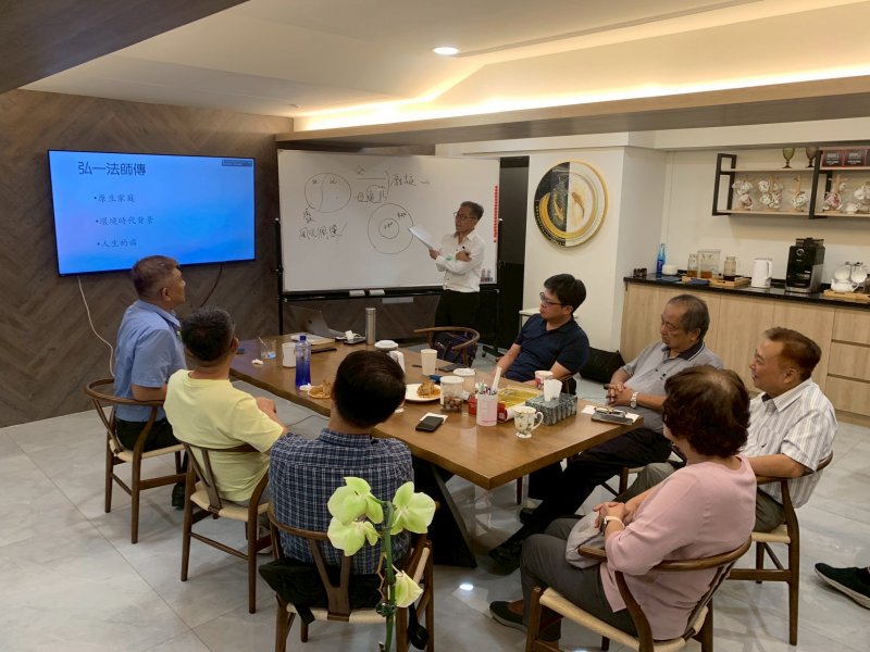 LINE_ALBUM_20250812讀書會-..