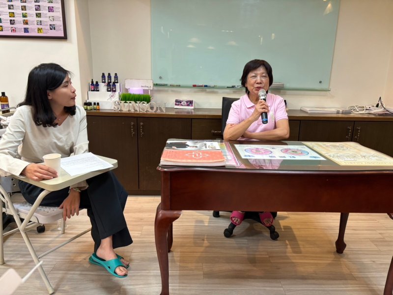 LINE_ALBUM_四月份小組會會..